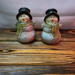 Kirklands Potters Holiday Christmas Snowmen Salt and Pepper Shakers